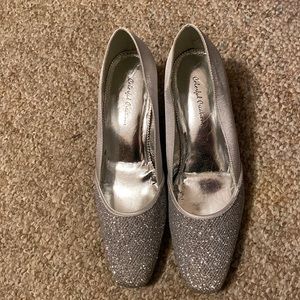 Lightly used formal dress shoes size 9.5